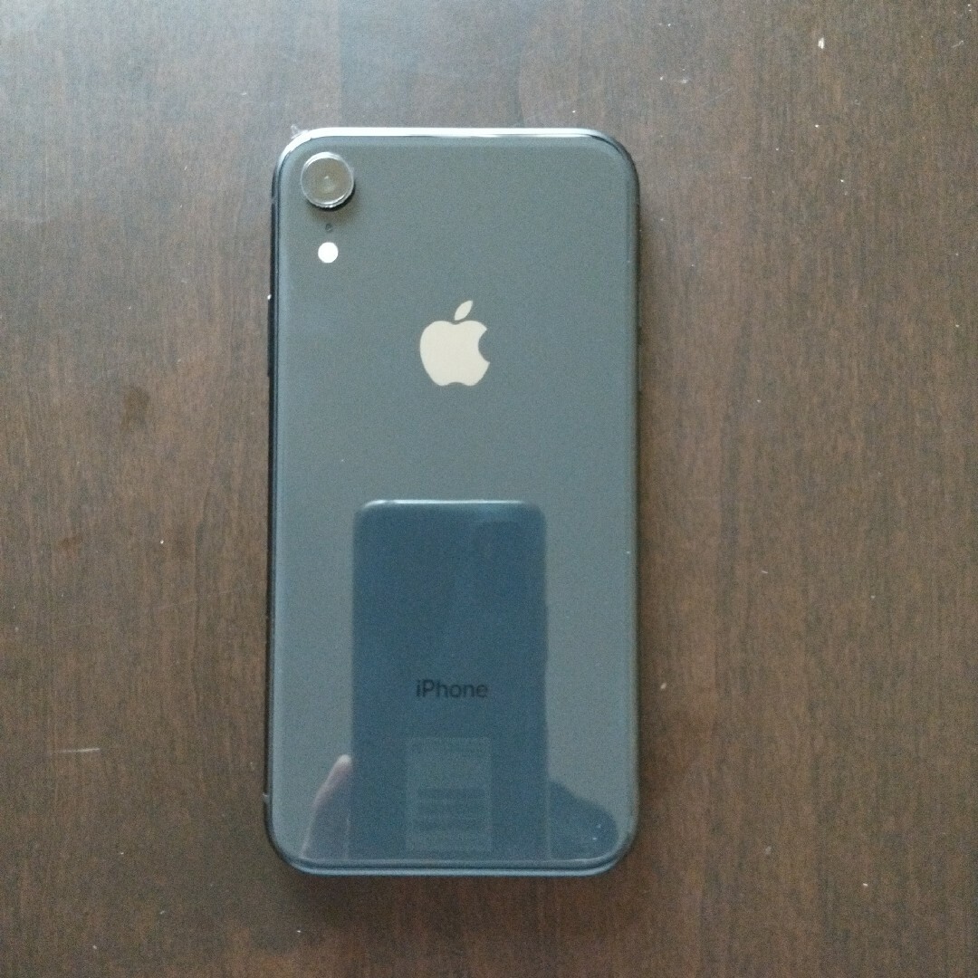 Apple(アップル)の【美品】iPhone XR ブラック 128GB スマホ/家電/カメラのスマートフォン/携帯電話(スマートフォン本体)の商品写真