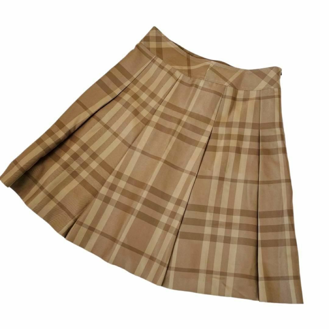 BURBERRY(バーバリー)のバーバリーロンドン　チェックスカート　ひざ丈　大きいサイズ42 レディースのスカート(ひざ丈スカート)の商品写真