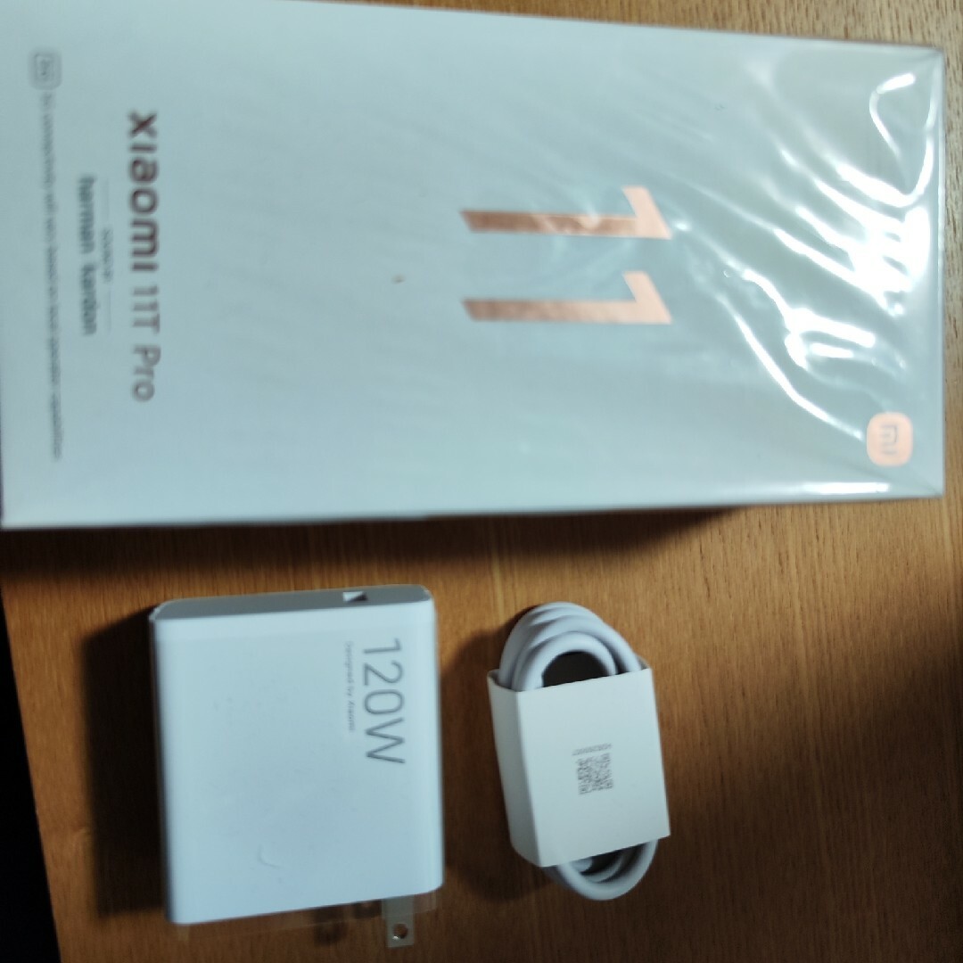 シャオミ Xiaomi 11T Pro SIMフリー　ライトグレー 中古背面割れ スマホ/家電/カメラのスマートフォン/携帯電話(スマートフォン本体)の商品写真