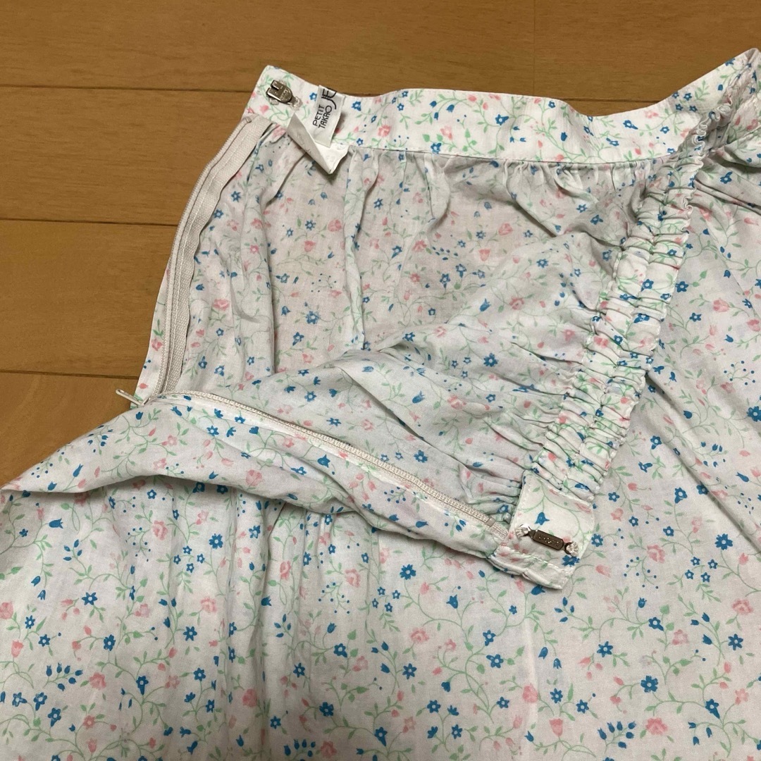 スカート　ホワイト　花柄　140 キッズ/ベビー/マタニティのキッズ服女の子用(90cm~)(スカート)の商品写真