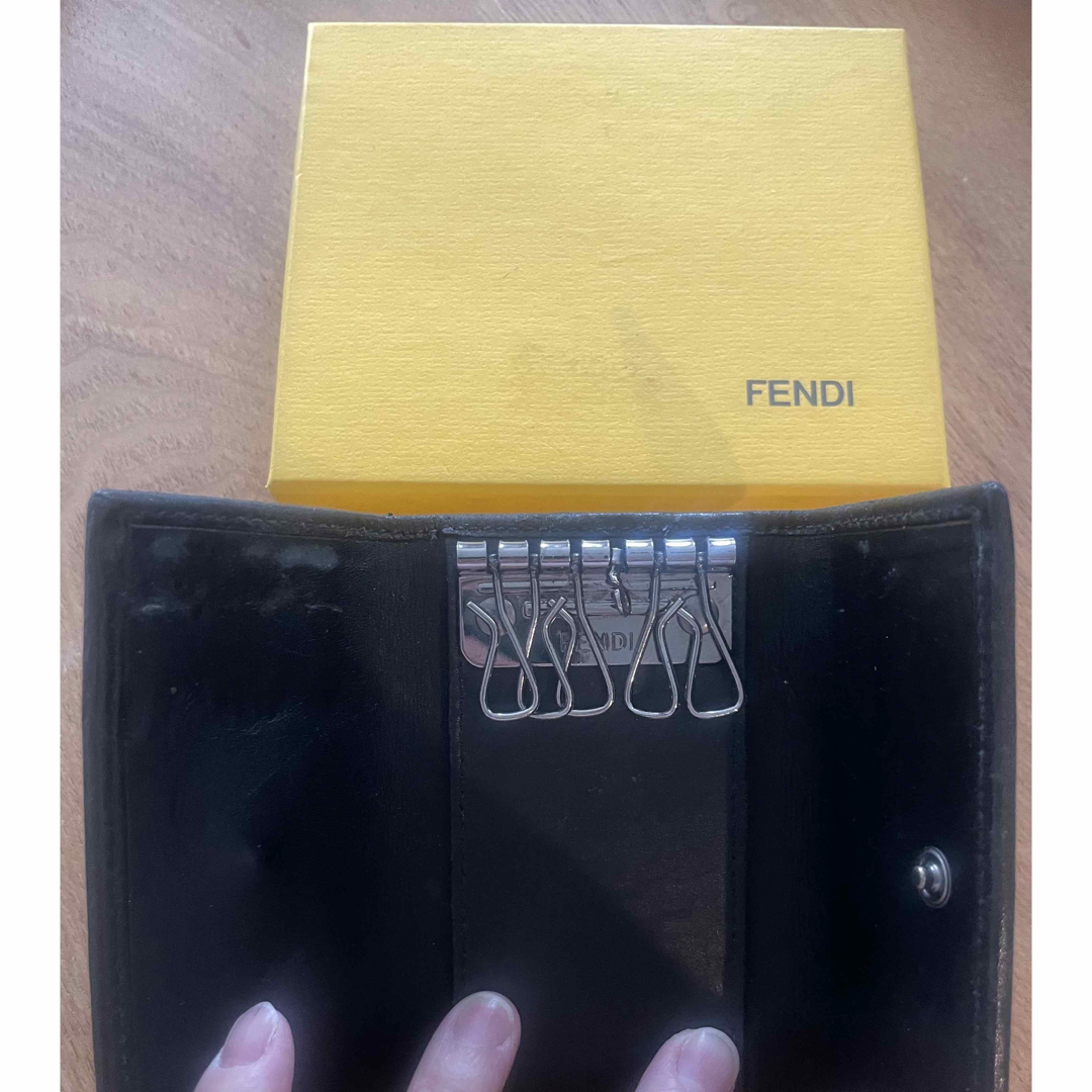 FENDI(フェンディ)の美品　FENDI フェンディ キーケース　ブラック メンズのファッション小物(キーケース)の商品写真