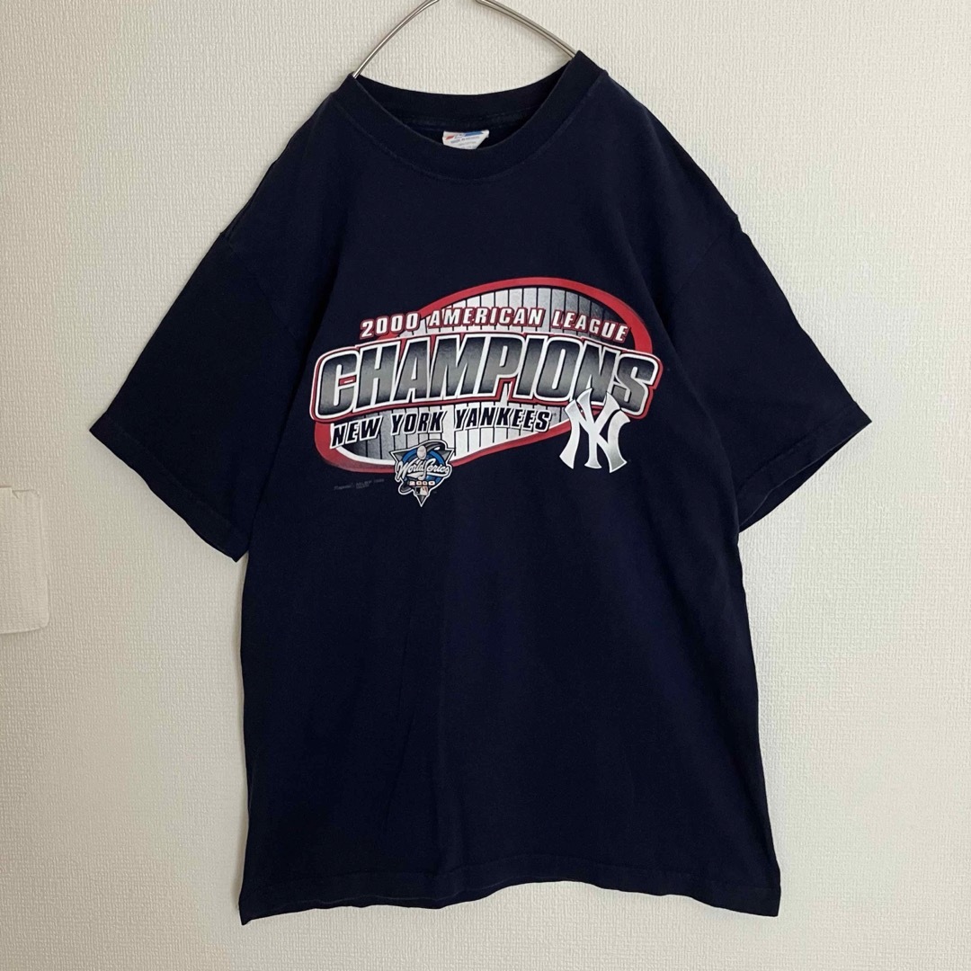 Majestic(マジェスティック)の00sニューヨークヤンキース優勝記念限定TシャツMLBメジャーリーグ紺tシャツ メンズのトップス(Tシャツ/カットソー(半袖/袖なし))の商品写真