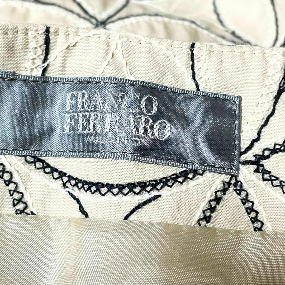 FRANCO FERRARO(フランコフェラーロ)のFRANCO FERRARO フレアスカート ティアード  刺繡 ベージュ M レディースのスカート(ひざ丈スカート)の商品写真