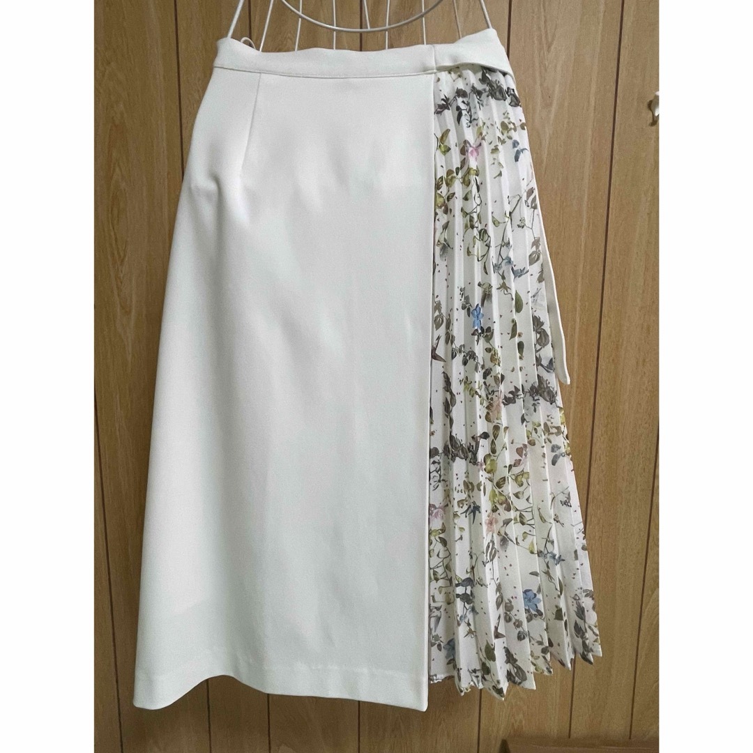 TONAL(トーナル)のTONALスカート　ホワイトブレア＆プリーツ レディースのスカート(ひざ丈スカート)の商品写真