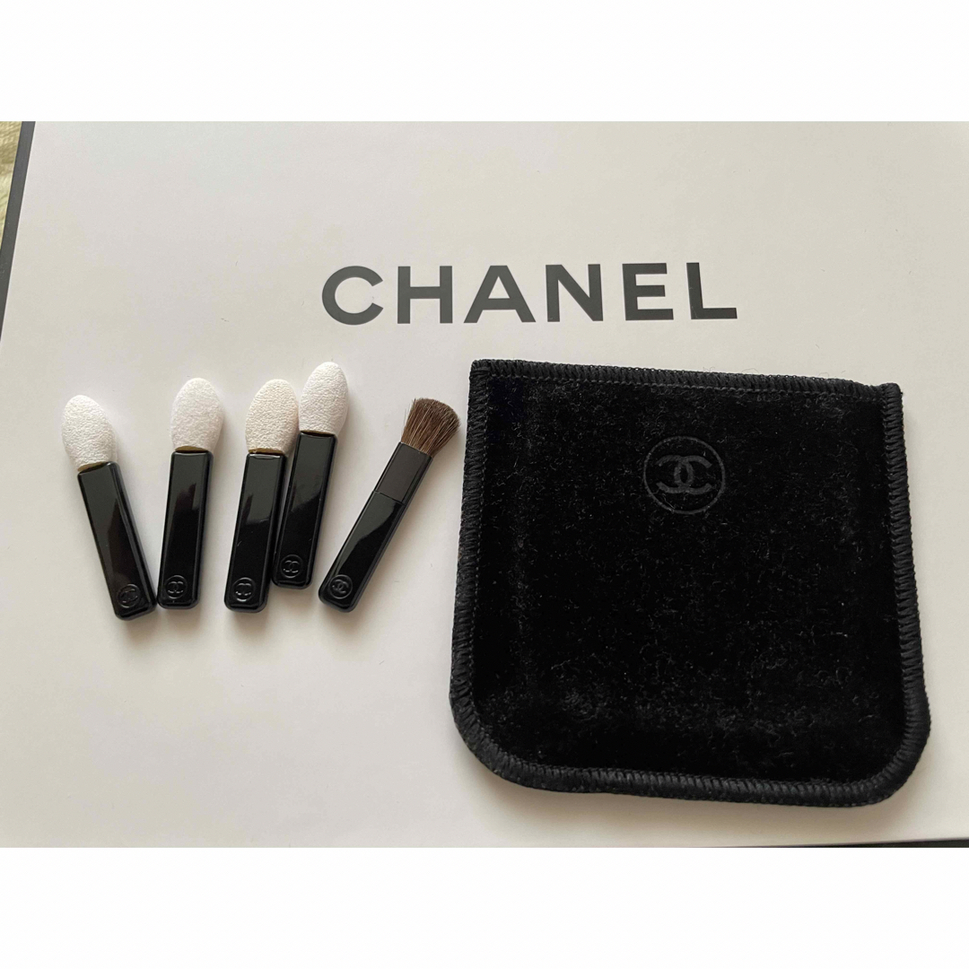 CHANEL(シャネル)のCHANEL  アイシャドウ付属品 コスメ/美容のベースメイク/化粧品(アイシャドウ)の商品写真