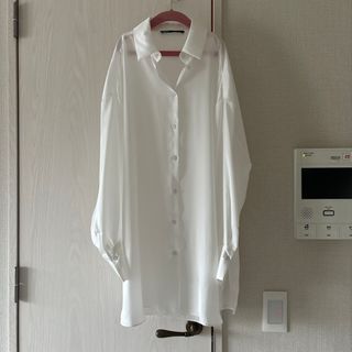 ザラ(ZARA)の新品 ZARA サテン シャツ ブラウス ワンピース(シャツ/ブラウス(長袖/七分))