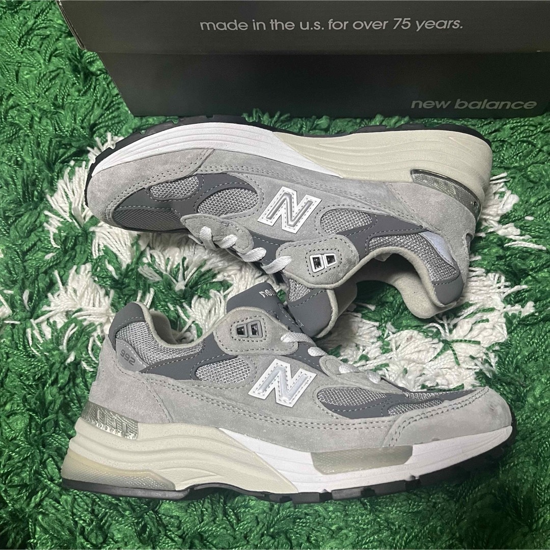 New Balance(ニューバランス)のNEW BALANCE M992GR 23.0㎝ レディースの靴/シューズ(スニーカー)の商品写真