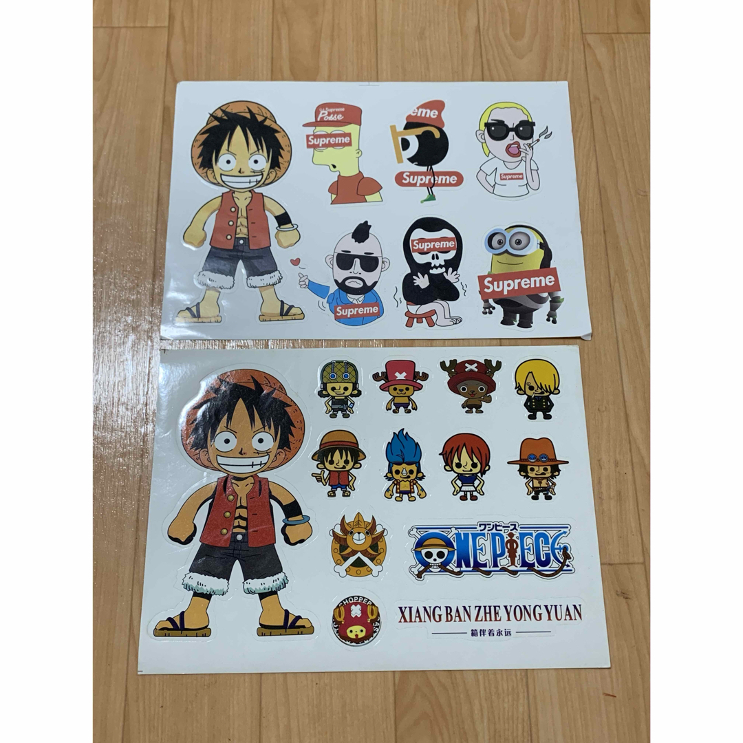 スーツケースのステッカー　one pieceシール　車　バイク　ギター　大きめ ハンドメイドの文具/ステーショナリー(しおり/ステッカー)の商品写真