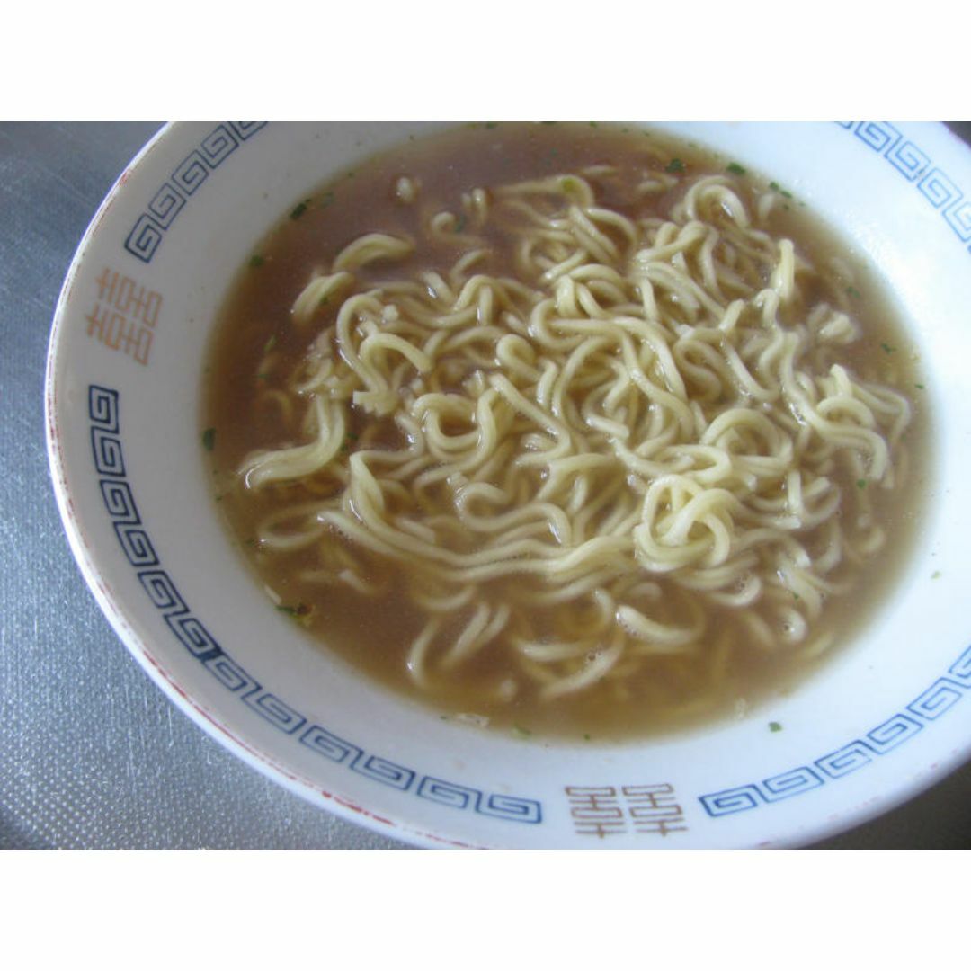 激安1箱買　醤油ラーメンあっさりゴマ油の風味　1パック5食入り6パック入り 食品/飲料/酒の食品(麺類)の商品写真