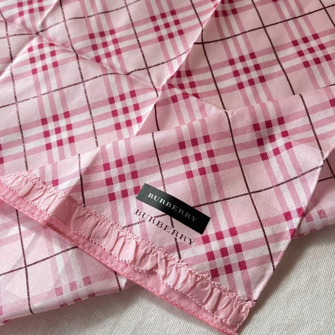 BURBERRY(バーバリー)のバーバリー　未使用ハンカチ　チェック　ピンク レディースのファッション小物(ハンカチ)の商品写真