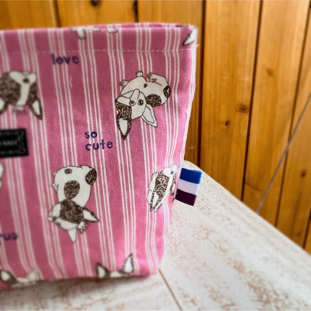 ハンドメイド ポケットテリアプリント 隠れファスナーポーチ ピンク ハンドメイドのファッション小物(ポーチ)の商品写真