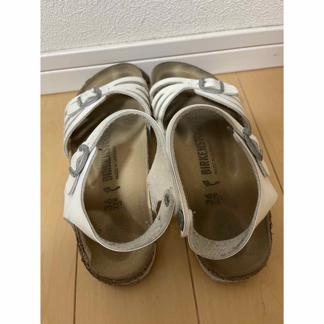 BIRKENSTOCK(ビルケンシュトック)のビルケンシュトック  バリ　白　36 23.5cm レディースの靴/シューズ(サンダル)の商品写真