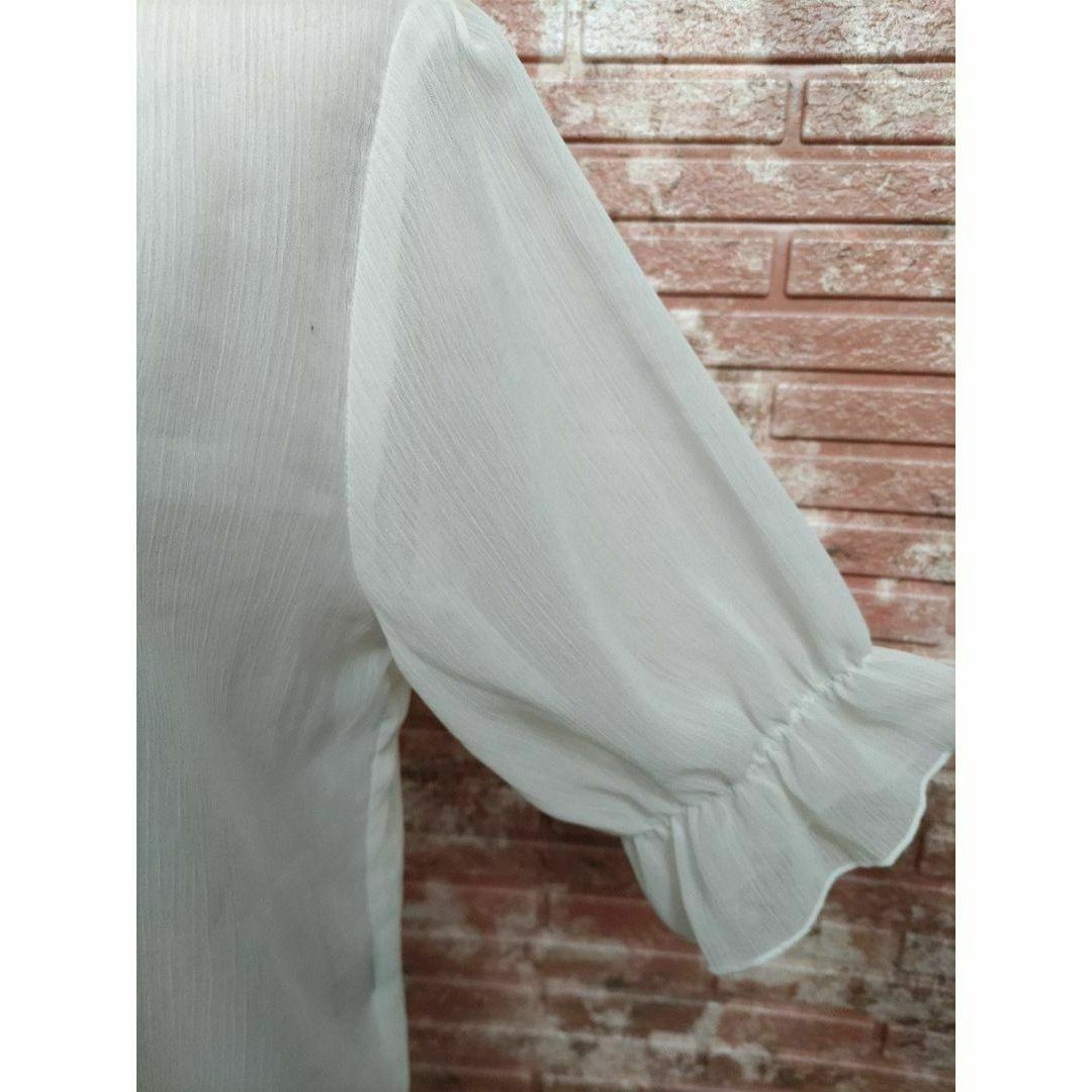チップクリップ シースルー フリルネック 5分袖 ブラウス ホワイト M レディースのトップス(シャツ/ブラウス(半袖/袖なし))の商品写真