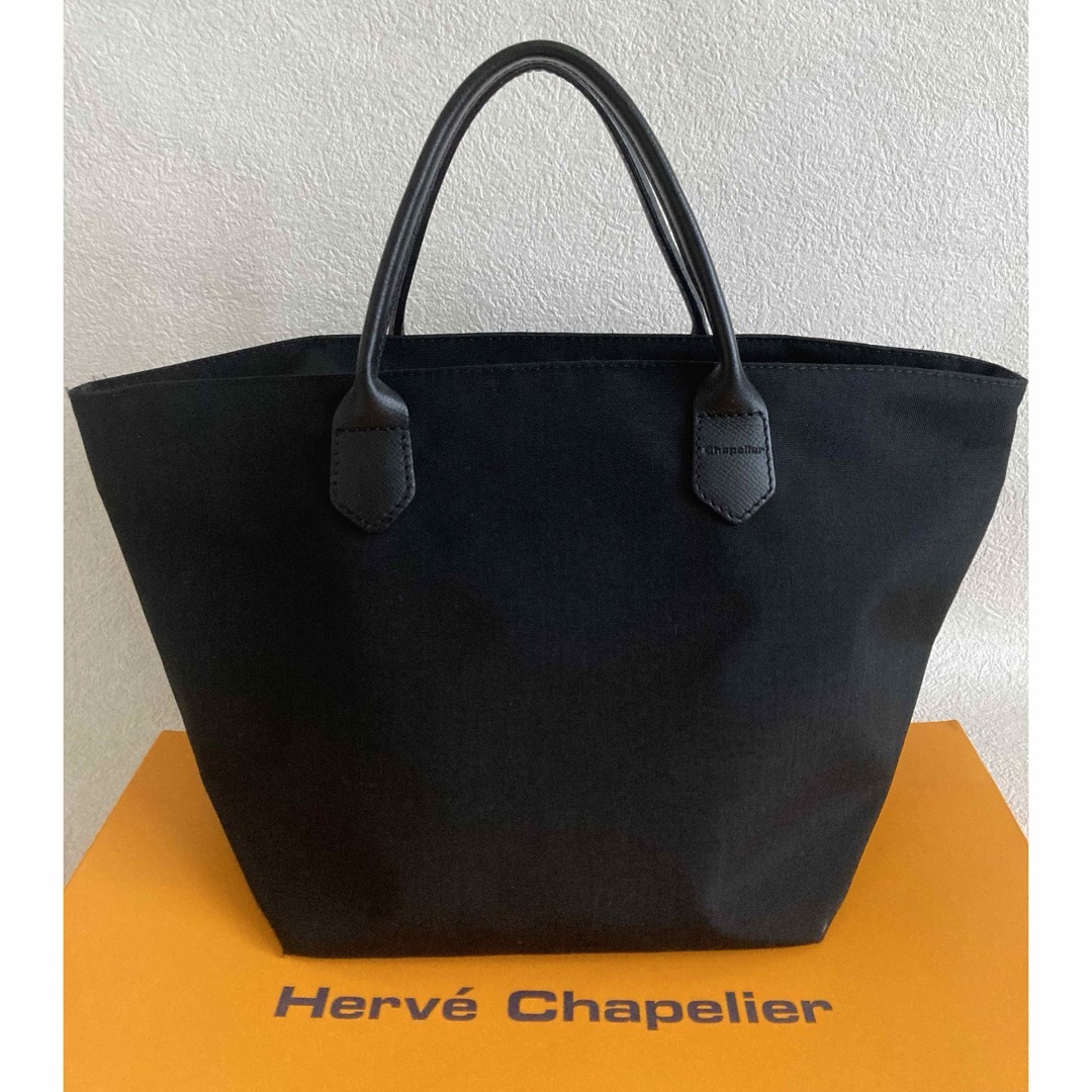 Herve Chapelier(エルベシャプリエ)の美品　エルベシャプリエ 1407 レザーハンドル　ノワール レディースのバッグ(トートバッグ)の商品写真