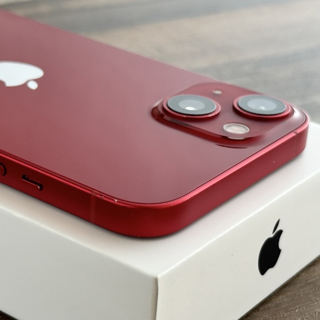 iPhone(アイフォーン)の【良品◎大容量‼︎】iPhone13 本体 RED 256GB SIMフリー スマホ/家電/カメラのスマートフォン/携帯電話(スマートフォン本体)の商品写真