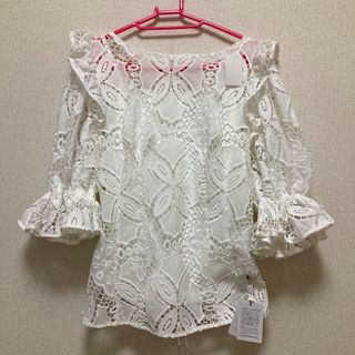 新品❣️レースパフ袖ブラウス