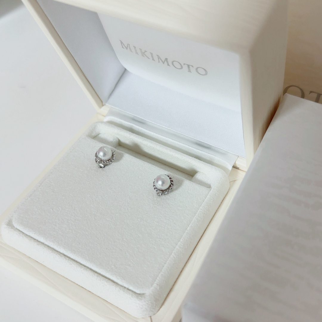 MIKIMOTO(ミキモト)のミキモト★ダイヤ付きパールピアス 一粒ピアス タサキ バランス レディースのアクセサリー(ピアス)の商品写真