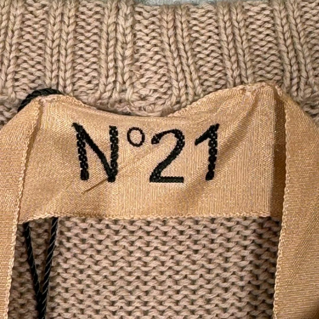 N°21(ヌメロヴェントゥーノ)の『N°21』ヌメロヴェントゥーノ (38) ノースリーブニットワンピース レディースのワンピース(ミニワンピース)の商品写真