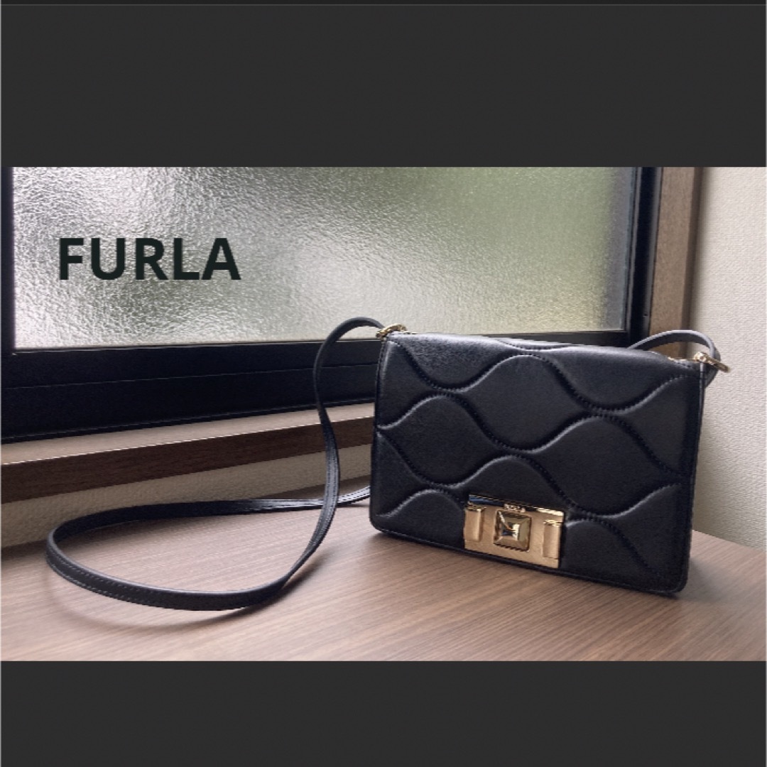 Furla(フルラ)の極美品　FURLA フルラ　キルティング　クロスボディ　ショルダーバッグ レディースのバッグ(ショルダーバッグ)の商品写真