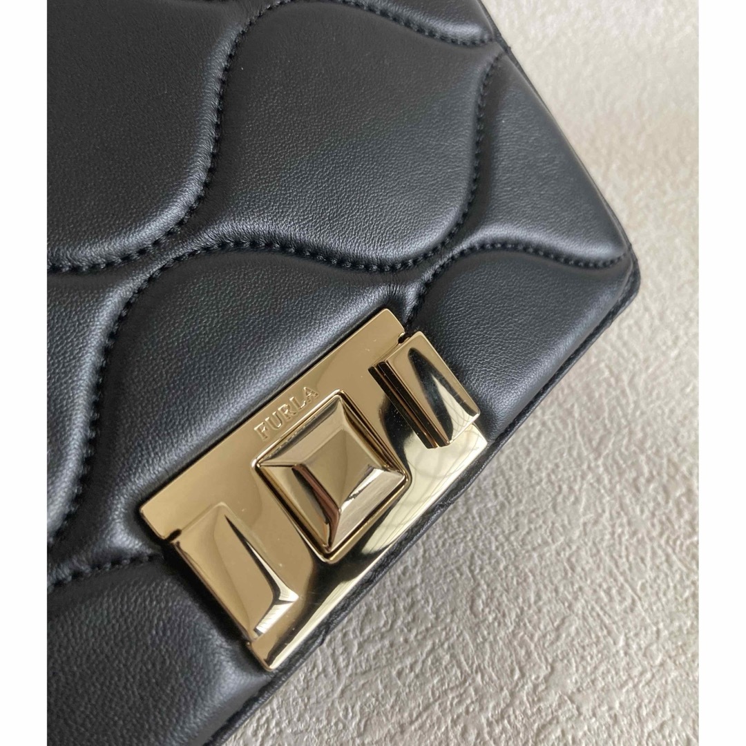 Furla(フルラ)の極美品　FURLA フルラ　キルティング　クロスボディ　ショルダーバッグ レディースのバッグ(ショルダーバッグ)の商品写真