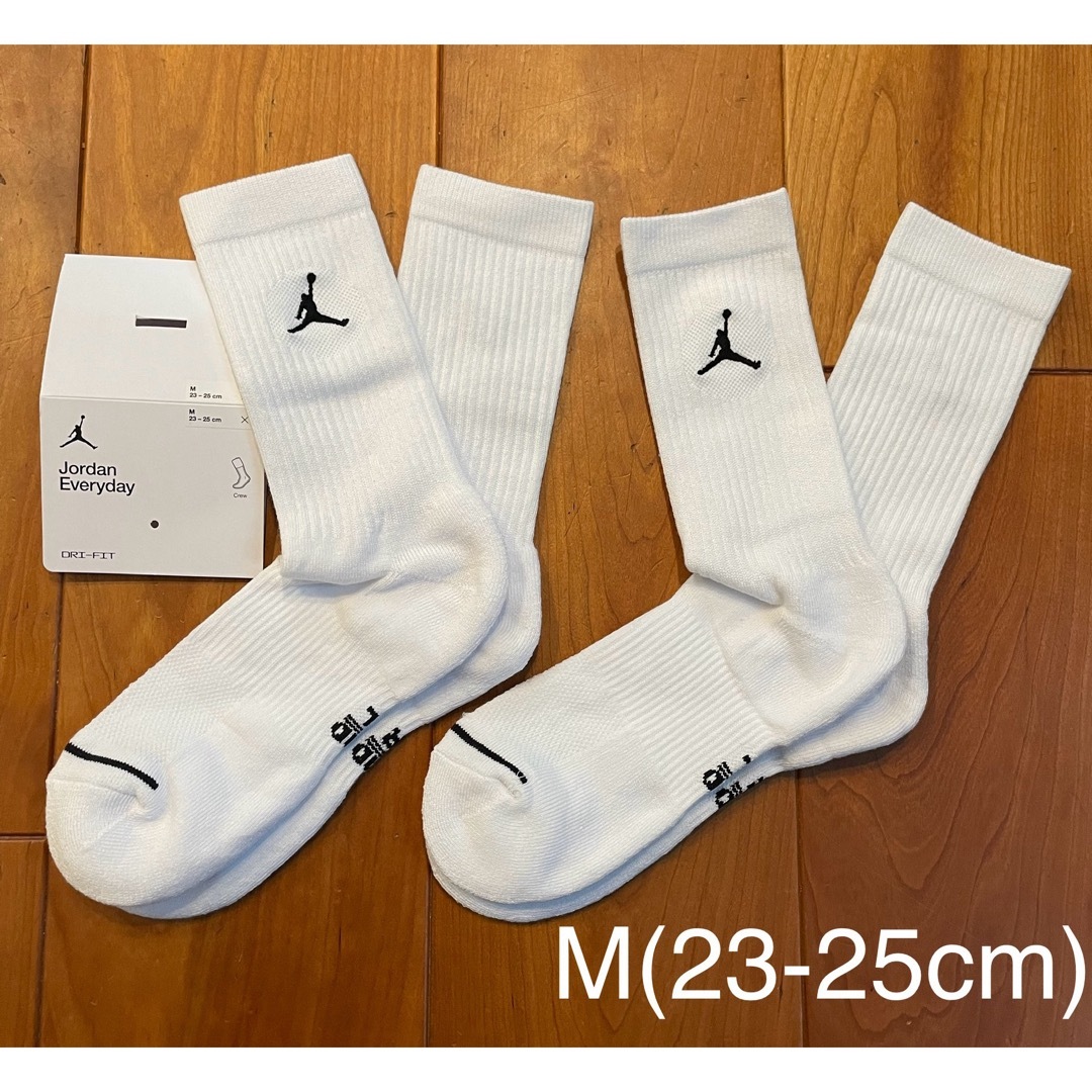 Jordan Brand（NIKE）(ジョーダン)の新品　ジョーダン　M(23-25cm)   エブリデイ　クルーソックス　白2足 スポーツ/アウトドアのスポーツ/アウトドア その他(バスケットボール)の商品写真