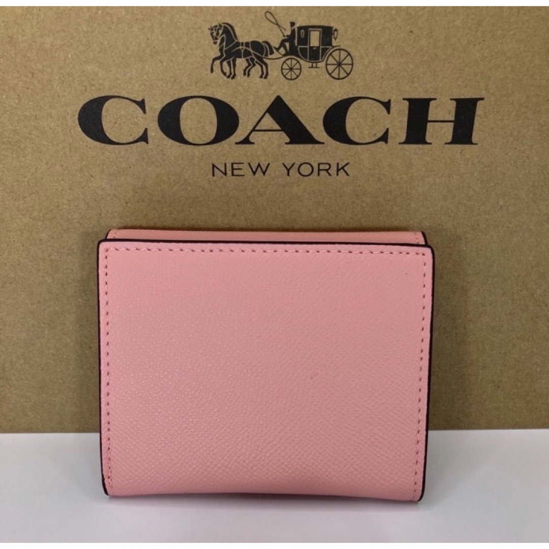 COACH(コーチ)の【新品・未使用】　coach 折財布　ピンク　モーガン レディースのファッション小物(財布)の商品写真
