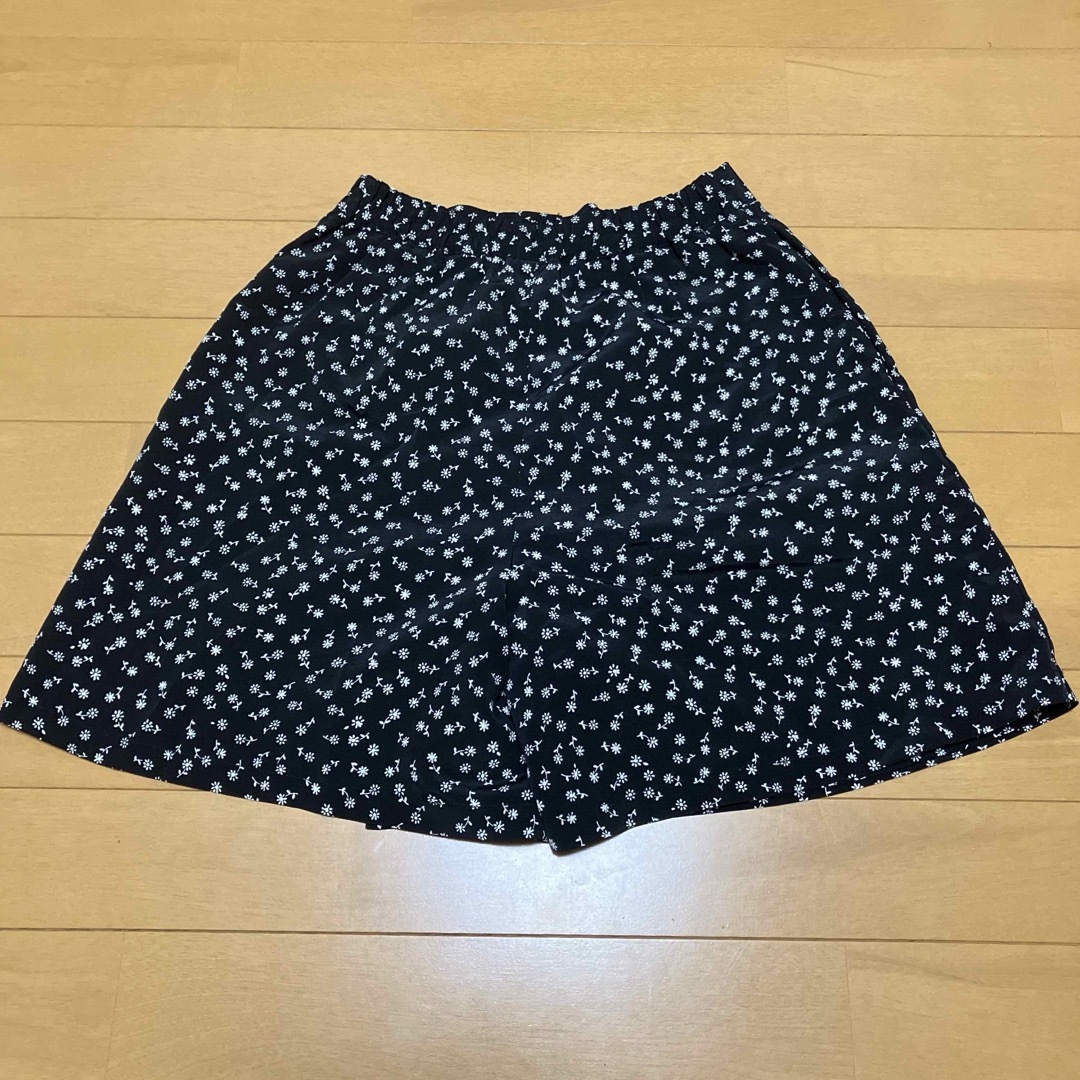 キュロット　ブラック　花柄　150 キッズ/ベビー/マタニティのキッズ服女の子用(90cm~)(パンツ/スパッツ)の商品写真