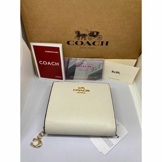 コーチ(COACH)のCOACH　コーチ　C2862　二つ折り財布　Cチャーム　スナップ　 スモール (財布)