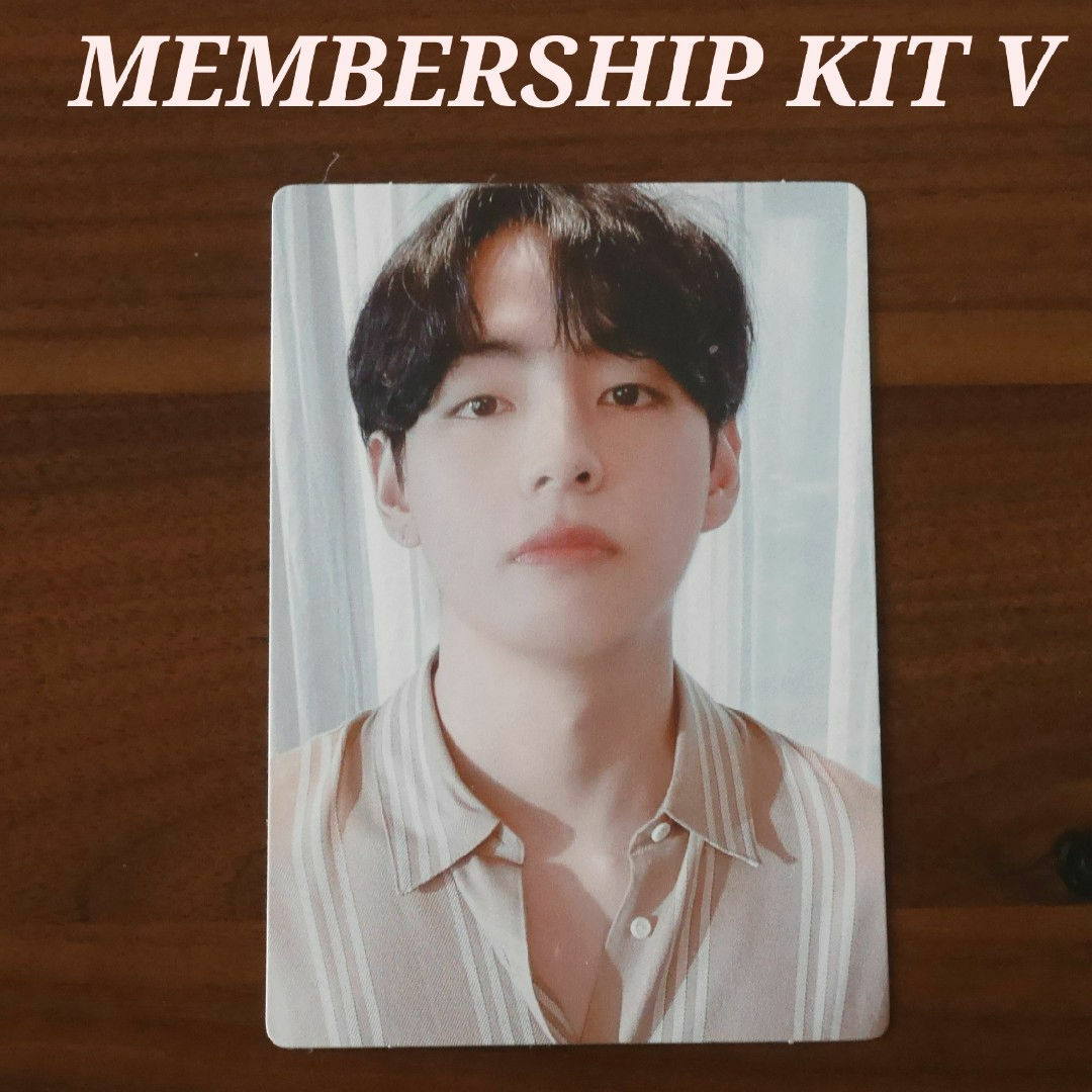 防弾少年団(BTS)(ボウダンショウネンダン)のARMY MEMBERSHIP KIT ミニフォト V エンタメ/ホビーのタレントグッズ(アイドルグッズ)の商品写真