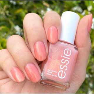 エッシー(Essie)の【限定】essie ネイルポリッシュ、コーラル系(マニキュア)