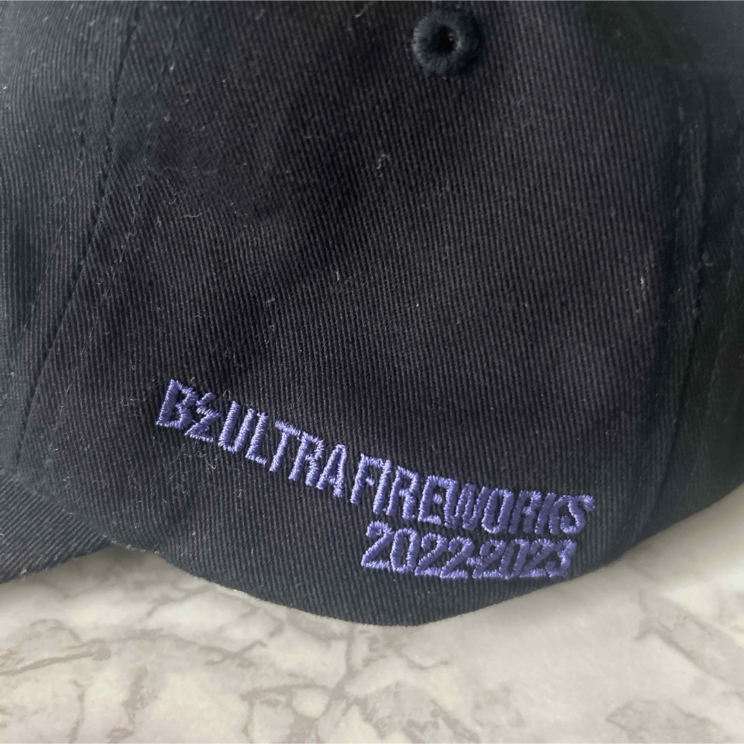 B'z ULTRA FIREWORKS 2022-2023 キャップ 帽子 花火 エンタメ/ホビーのタレントグッズ(ミュージシャン)の商品写真