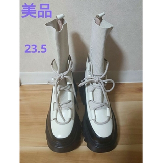 美品 ニット ショートブーツ 厚底 ホワイト ベージュ 春秋 23.5 軽量 白(ブーツ)