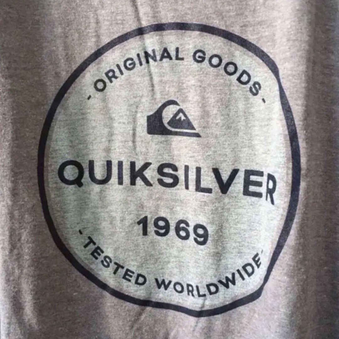 QUIKSILVER(クイックシルバー)のQSクイックシルバーUS限定プリントデザインTシャツ Ｍ メンズのトップス(Tシャツ/カットソー(半袖/袖なし))の商品写真