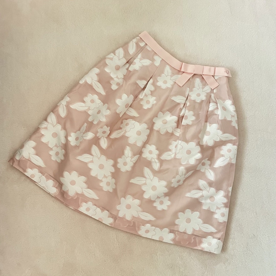 M'S GRACY(エムズグレイシー)の【送料込み】M’S GRACY リボンが可愛い花柄スカート　優しいピンク色 レディースのスカート(ひざ丈スカート)の商品写真