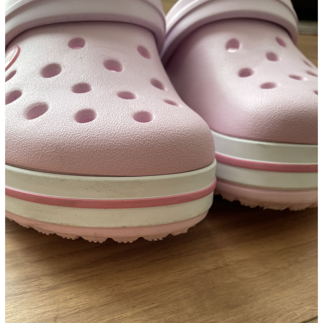 crocs(クロックス)のクロックス キッズ/ベビー/マタニティのキッズ靴/シューズ(15cm~)(サンダル)の商品写真