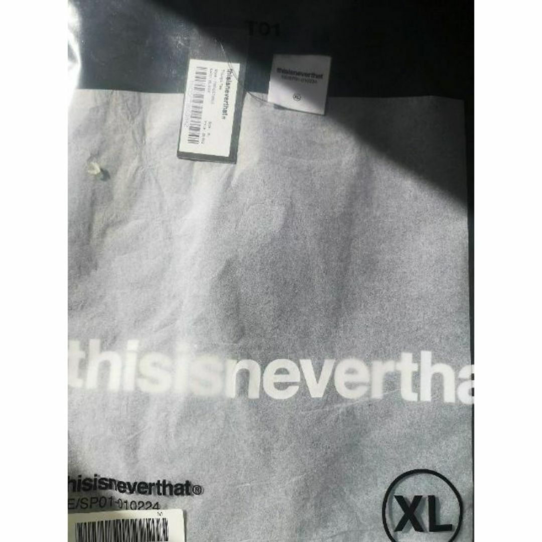 thisisneverthat(ディスイズネバーザット)のネバザ Tシャツ ディスイズネバーザット tee 新品 XL メンズのトップス(Tシャツ/カットソー(半袖/袖なし))の商品写真