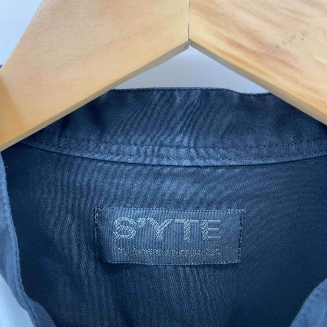 s’yte サイト バイカラー モノクロ メンズ 長袖シャツ メンズのトップス(シャツ)の商品写真
