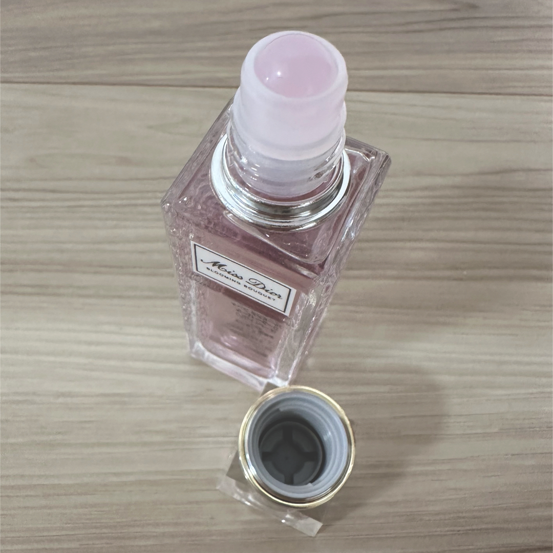 Dior(ディオール)のミスディオール 香水 ブルーミングブーケ ローラーパール コスメ/美容の香水(香水(女性用))の商品写真