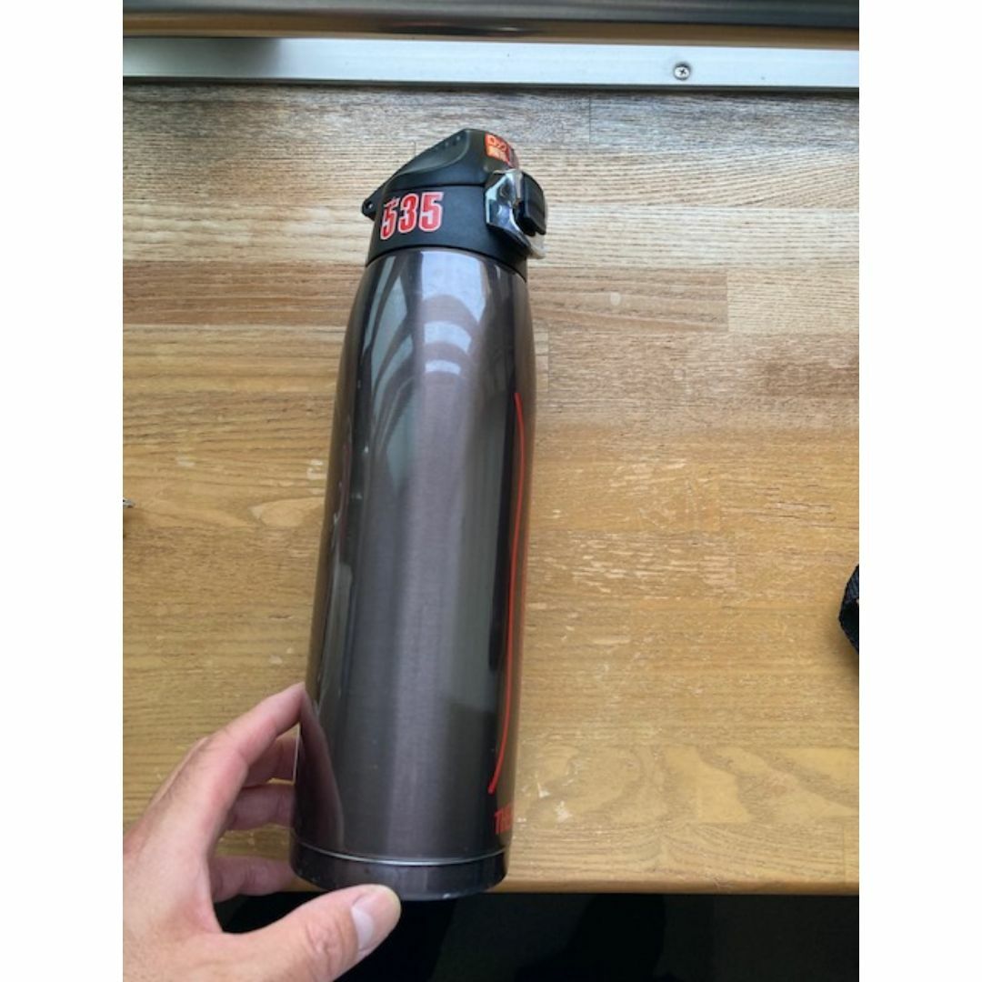 THERMOS １Ｌ　ボトル　保冷専用　中古 インテリア/住まい/日用品の日用品/生活雑貨/旅行(その他)の商品写真