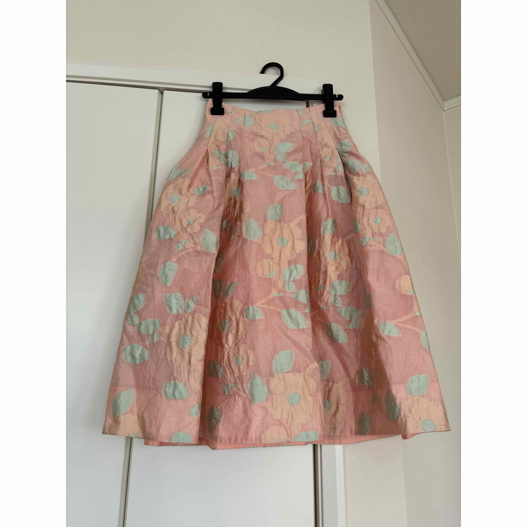 Chesty(チェスティ)の新品チェスティ　サーモンピンクスカート サイズ1 レディースのスカート(ひざ丈スカート)の商品写真