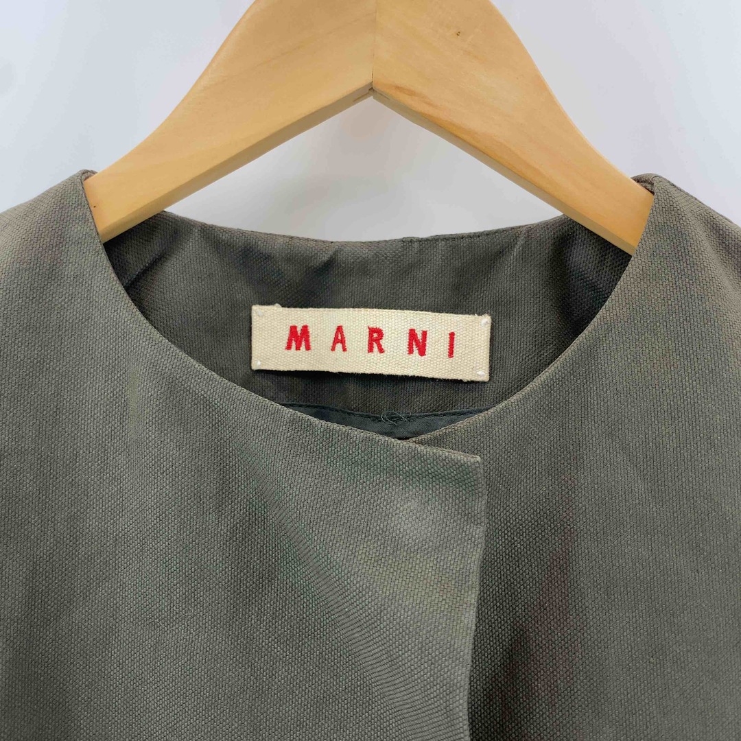 Marni(マルニ)のMARNI マルニ カーキ 無地 シンプル レディース ノーカラージャケット レディースのジャケット/アウター(ノーカラージャケット)の商品写真