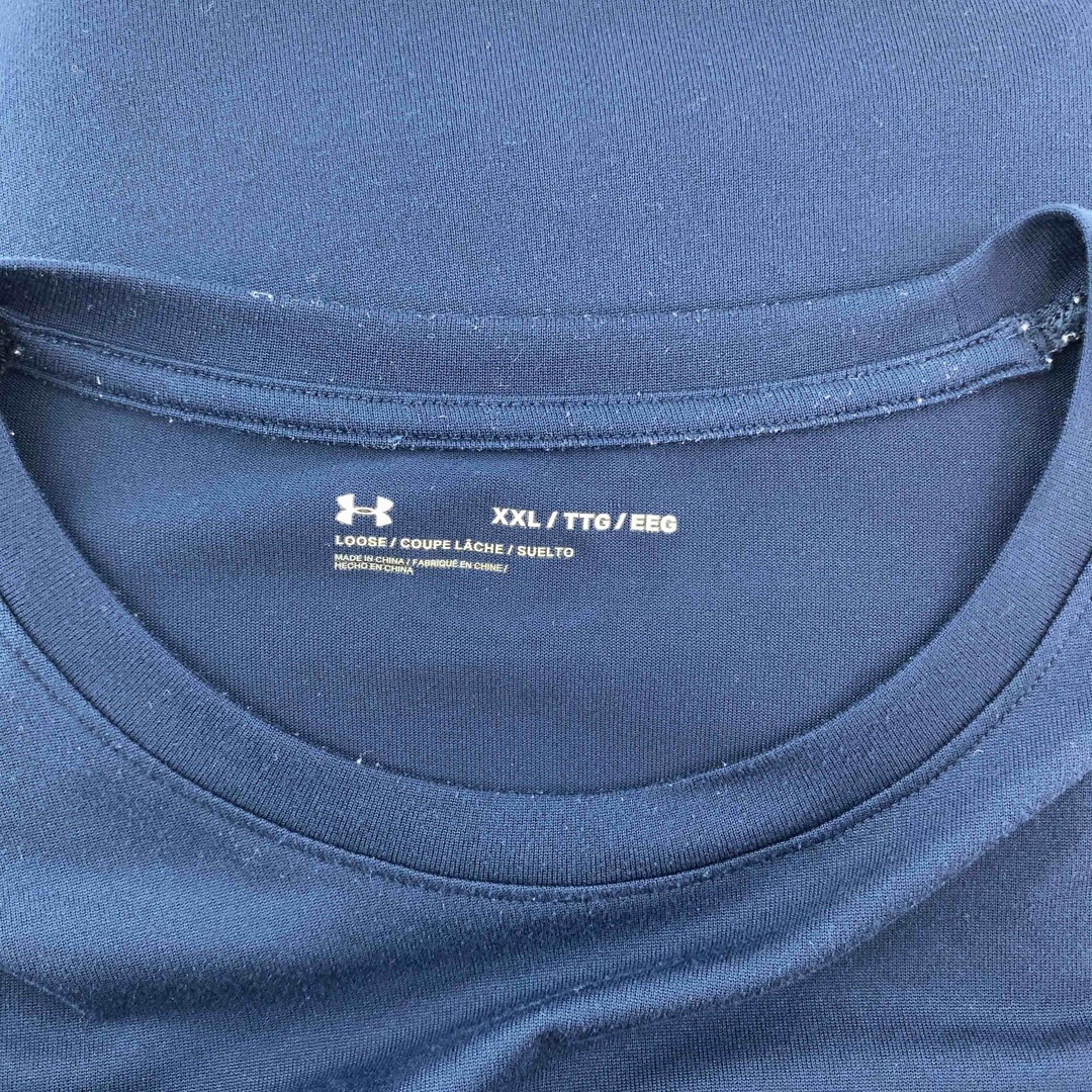 UNDER ARMOUR(アンダーアーマー)のUNDER ARMOUR アンダーアーマー ネイビー プリントロゴ メンズ Tシャツ（半袖） メンズのトップス(Tシャツ/カットソー(半袖/袖なし))の商品写真