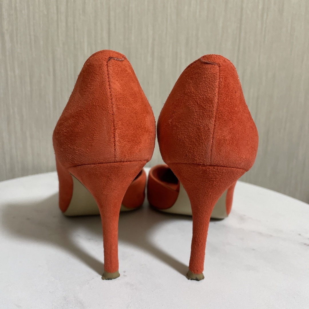 Odette e Odile(オデットエオディール)のオデットエオディール　オレンジスウェードパンプス レディースの靴/シューズ(ハイヒール/パンプス)の商品写真