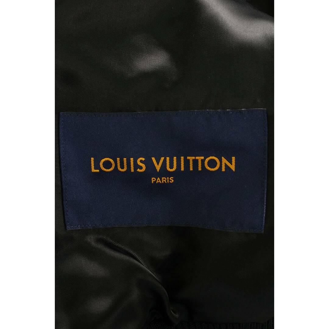 LOUIS VUITTON(ルイヴィトン)のルイヴィトン  22AW  RM222V ZCZ HNL06E モノグラムエンボスレザーアンドウールスタジャンブルゾン メンズ 50 メンズのジャケット/アウター(ブルゾン)の商品写真