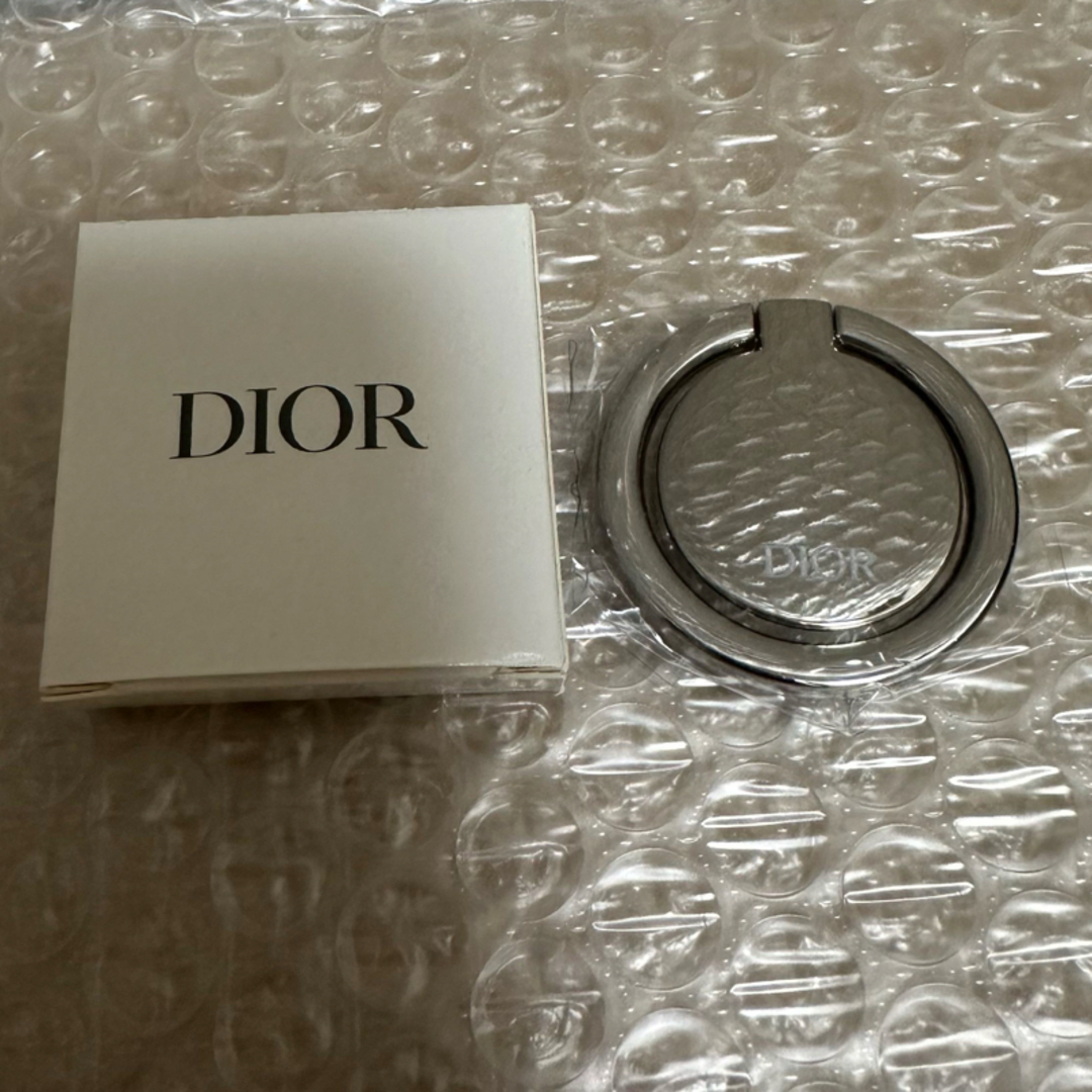 Dior(ディオール)のDIOR スマホグリップ スマホ/家電/カメラのスマホアクセサリー(その他)の商品写真