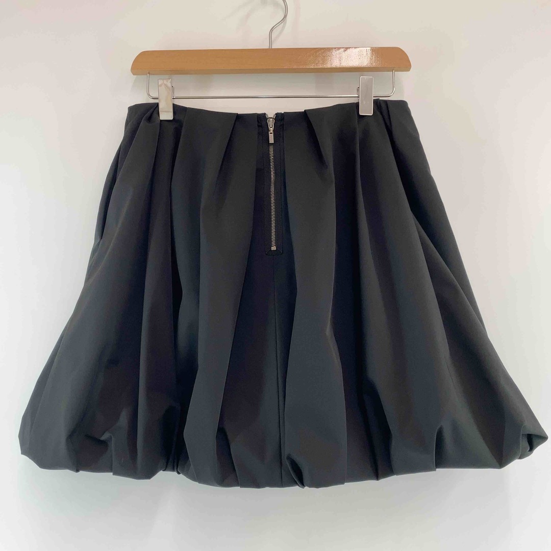 FOXEY(フォクシー)のFOXEY （NEWYORK） フォクシーニューヨーク 　黒　ブラック　バルーン　レディース ひざ丈スカート　サイズ42 レディースのスカート(ひざ丈スカート)の商品写真