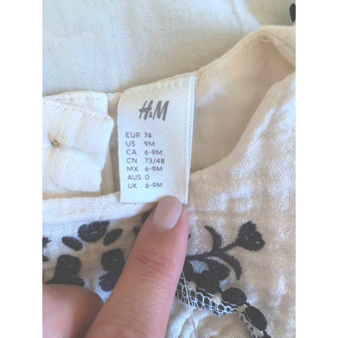 H&M(エイチアンドエム)のH&M  ワンピース　新品未使用ベビー　赤ちゃん　女の子ベビー服長袖サイズ74 キッズ/ベビー/マタニティのベビー服(~85cm)(ワンピース)の商品写真