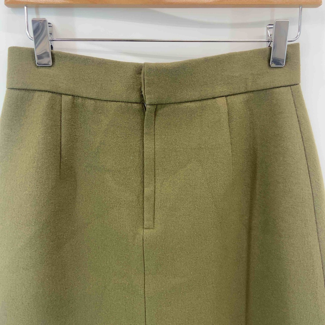 UNITED ARROWS(ユナイテッドアローズ)のUNITED ARROWS ユナイテッドアローズ カーキー　オリーブ　ボックスプリーツ　レディース ひざ丈スカート レディースのスカート(ひざ丈スカート)の商品写真
