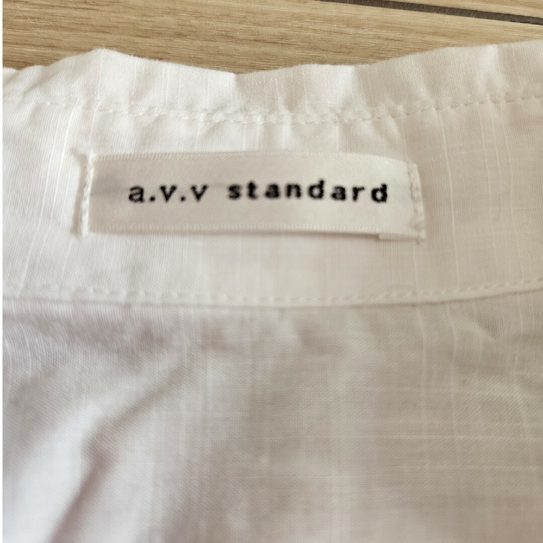 a.v.v(アーヴェヴェ)のa.v.v standard☆ホワイトシャツ レディースのトップス(シャツ/ブラウス(長袖/七分))の商品写真