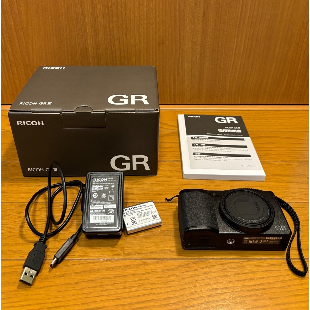 RICOH(リコー)のRICOH GR 3 シャッター枚数 1292枚 スマホ/家電/カメラのカメラ(コンパクトデジタルカメラ)の商品写真